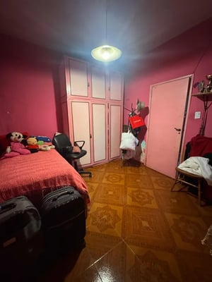 Casa con patio a refaccionar en lote propio — foto 5
