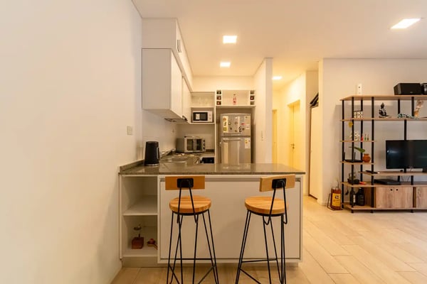 Departamento 2 Ambientes en Altos de la Cañada, Pilar - Galería con toldo y vista a la pileta. — foto 5