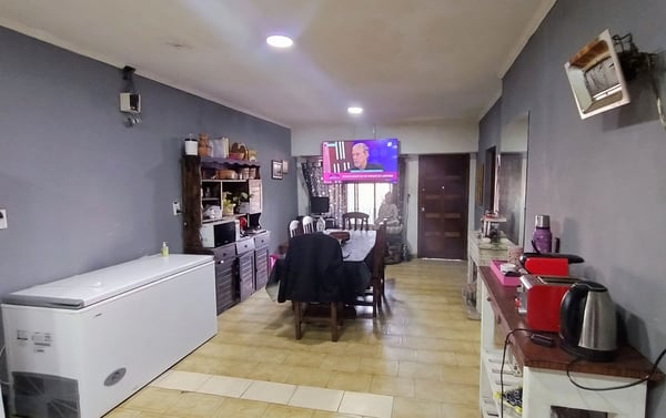 VENTA CASA 3 AMB CON TERRAZA Y DOS LOCALES LANÚS — foto 2