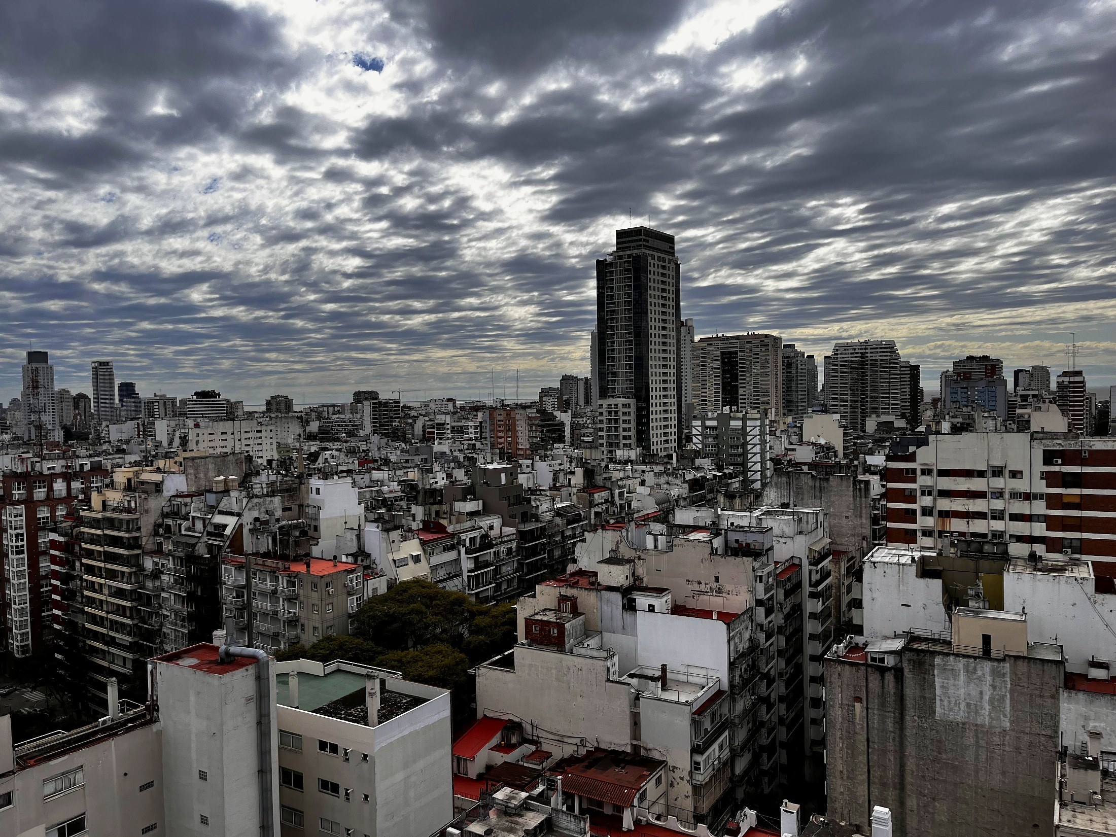 VENTA DEPTO EN PISO ALTO RECOLETA  EXCELENTE VISTA — foto 1