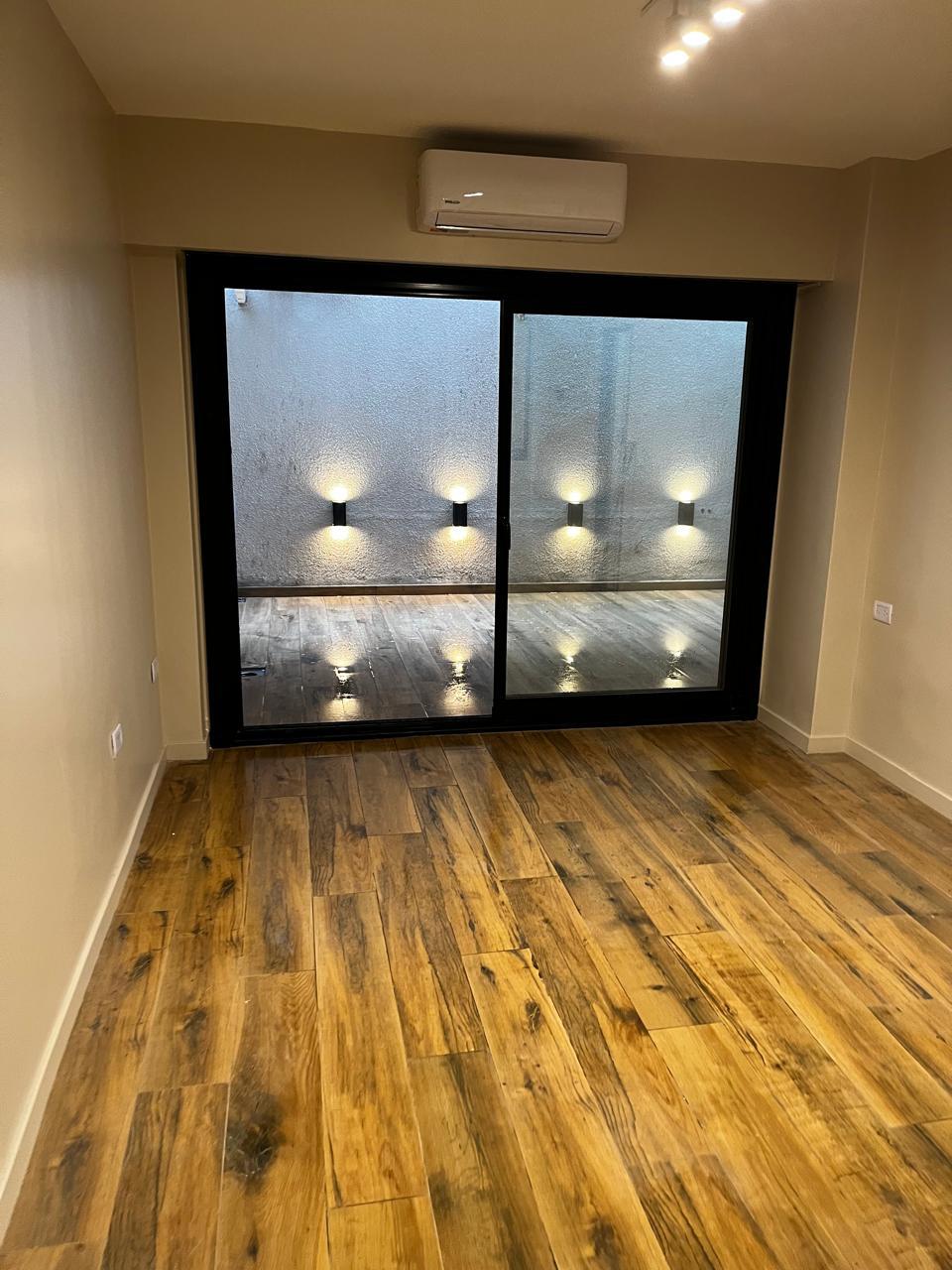 Alquiler monoambiente muy luminoso con patio en chacarita — foto 1