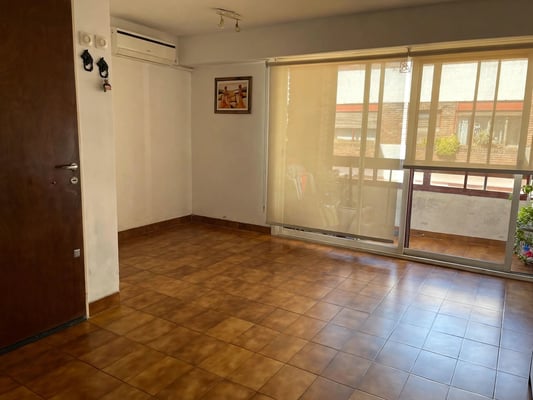 ALQUILER DEPARTAMENTO 2 AMBIENTES CON COCHERA CENTRO DE MARTINEZ — foto 3