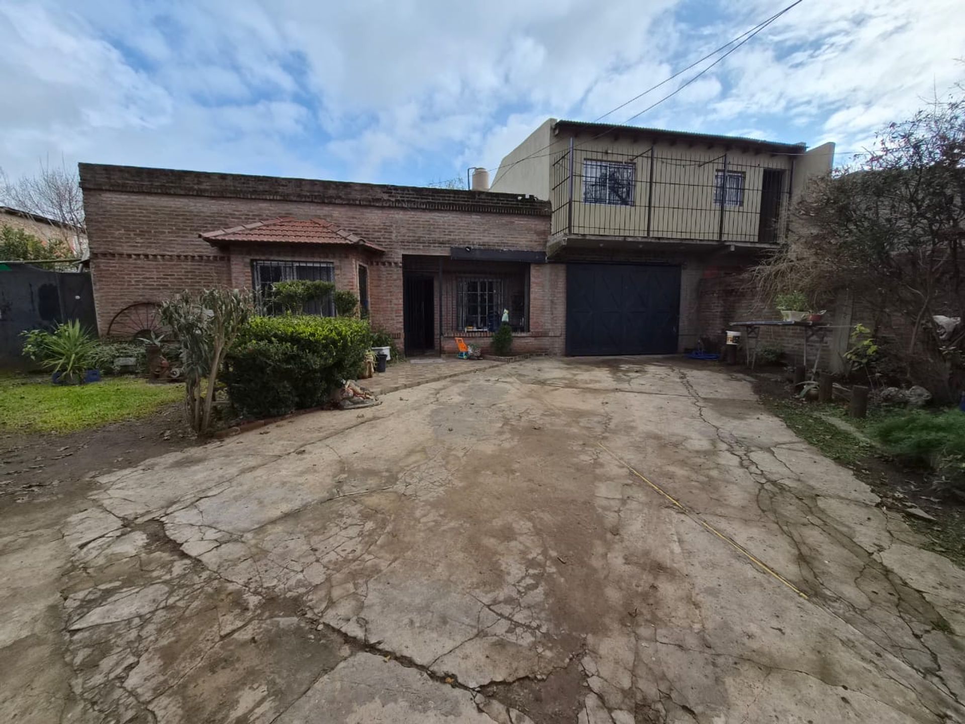 Venta Casa 4 amb+4 dptos renta G Rodriguez Ruta 28 — foto 1