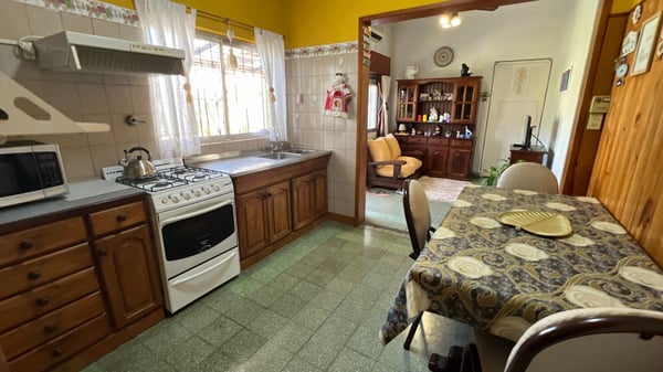 VENTA CASA Y 2 DEPTOS CON PILETA APTO CREDITO — foto 4