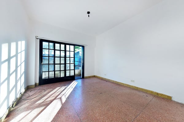 VENTA PH MULTIFAMILIAR CON TERRAZA EN MUNRO — foto 3