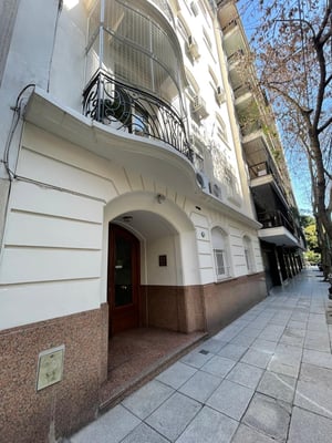 DEPARTAMENTO VENTA 4 AMB PALERMO + DEPEND. SERV — foto 2
