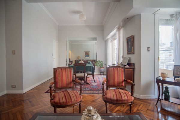 Venta Departamento de 3 Ambientes en esquina abierta con balcón y mucha luz en Recoleta — foto 2