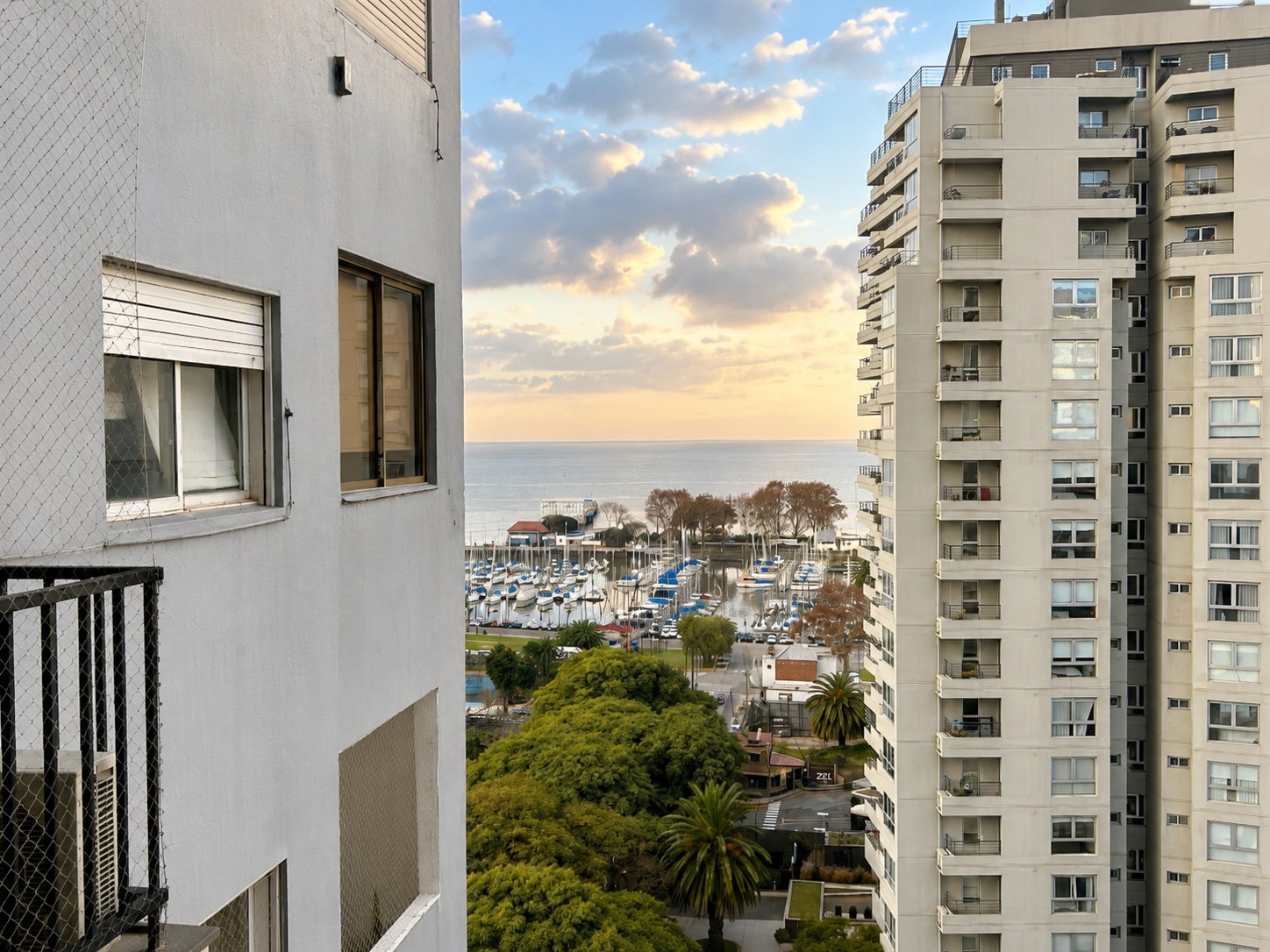 Monoambiente con balcón y vista al río — foto 1