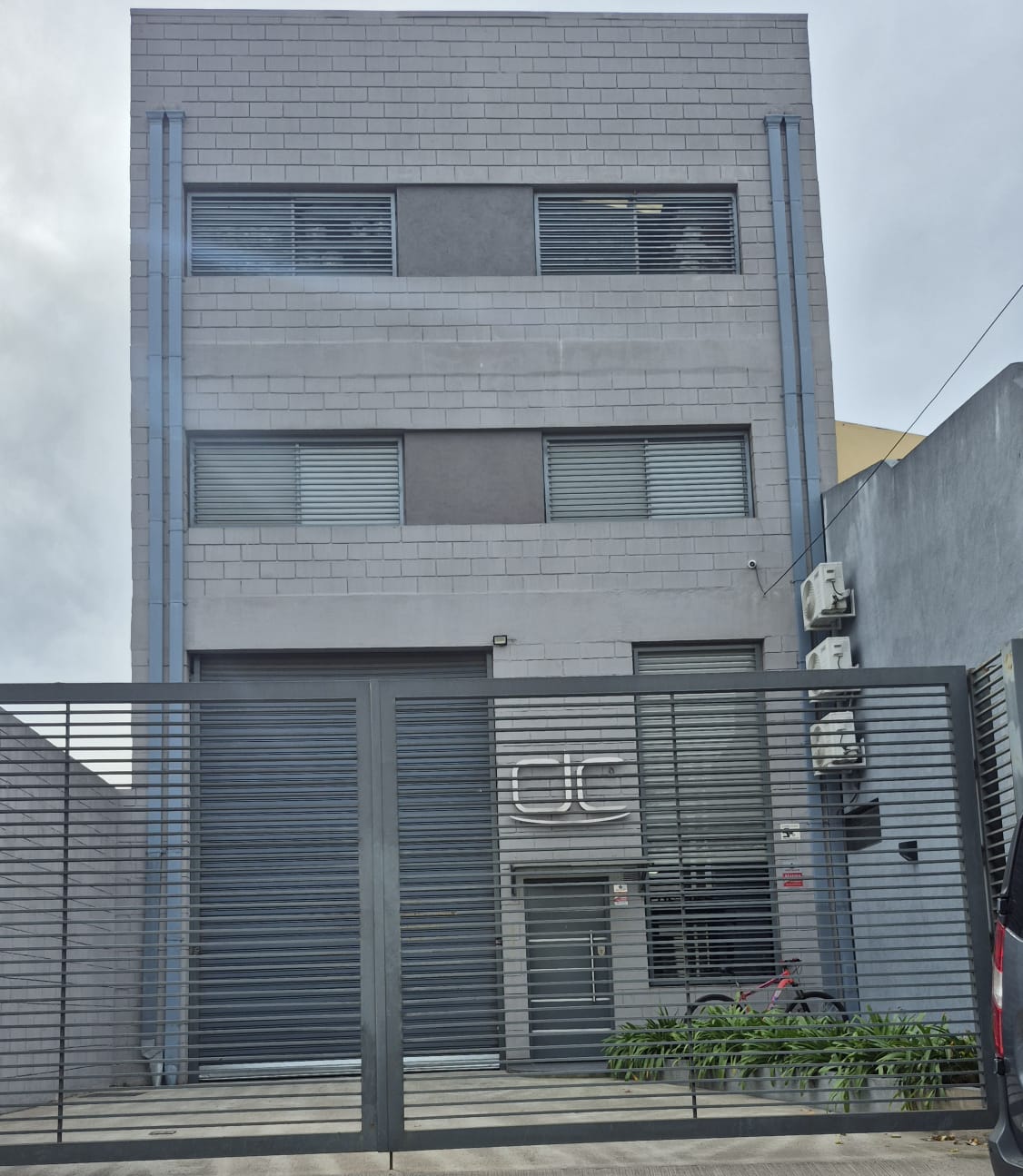 Venta Deposito/Galpón 1200m2 en Lomas del Mirador — foto 1