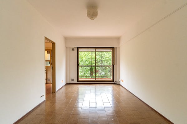 En Venta Departamento de 2 ambientes con balcón y cochera en Liniers — foto 2