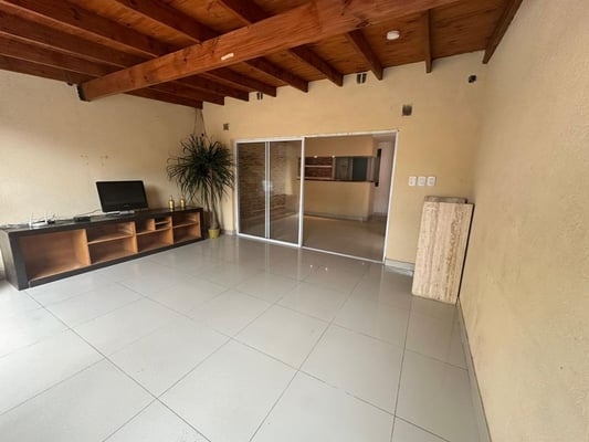 Local Comercial Y Casa Moderna Mercedes — foto 3