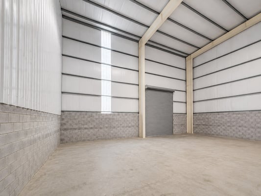 GALPON EN ALQUILER EN POLO INDUSTRIAL EZEIZA | 438 M² | PORTÓN LATERAL — foto 2