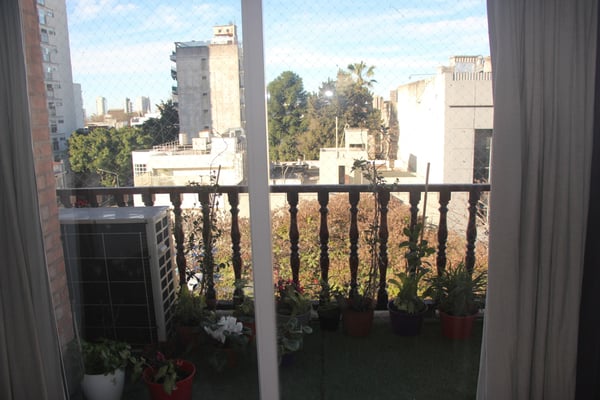EXCLUSIVO DÚPLEX DE 200 M² CON 2 COCHERAS A LA VUELTA — foto 5