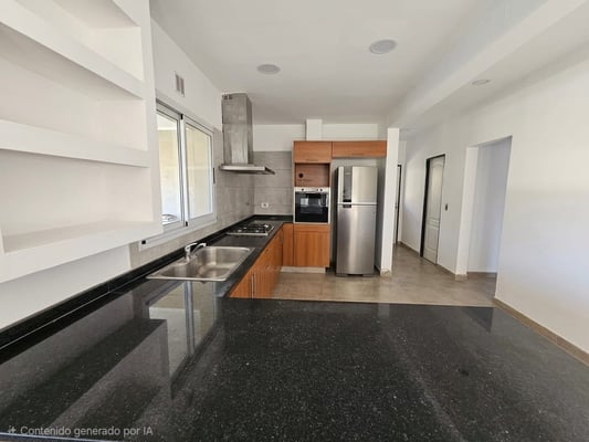 VENTA CASA 6 AMBIENTES CON JARDÍN EN CARDALES VILLAGE — foto 2
