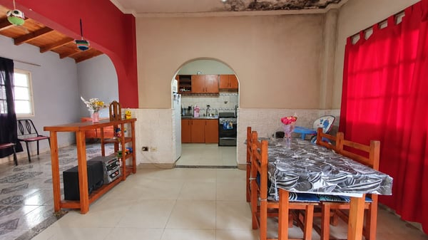 |Venta| Casa 3 ambientes |sobre Lote Propio 167 m2| Patio -Cochera y Jardín |en Villa Ballester| — foto 4