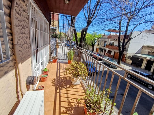 Venta departamento 2 ambientes balcon y patio Mataderos — foto 3