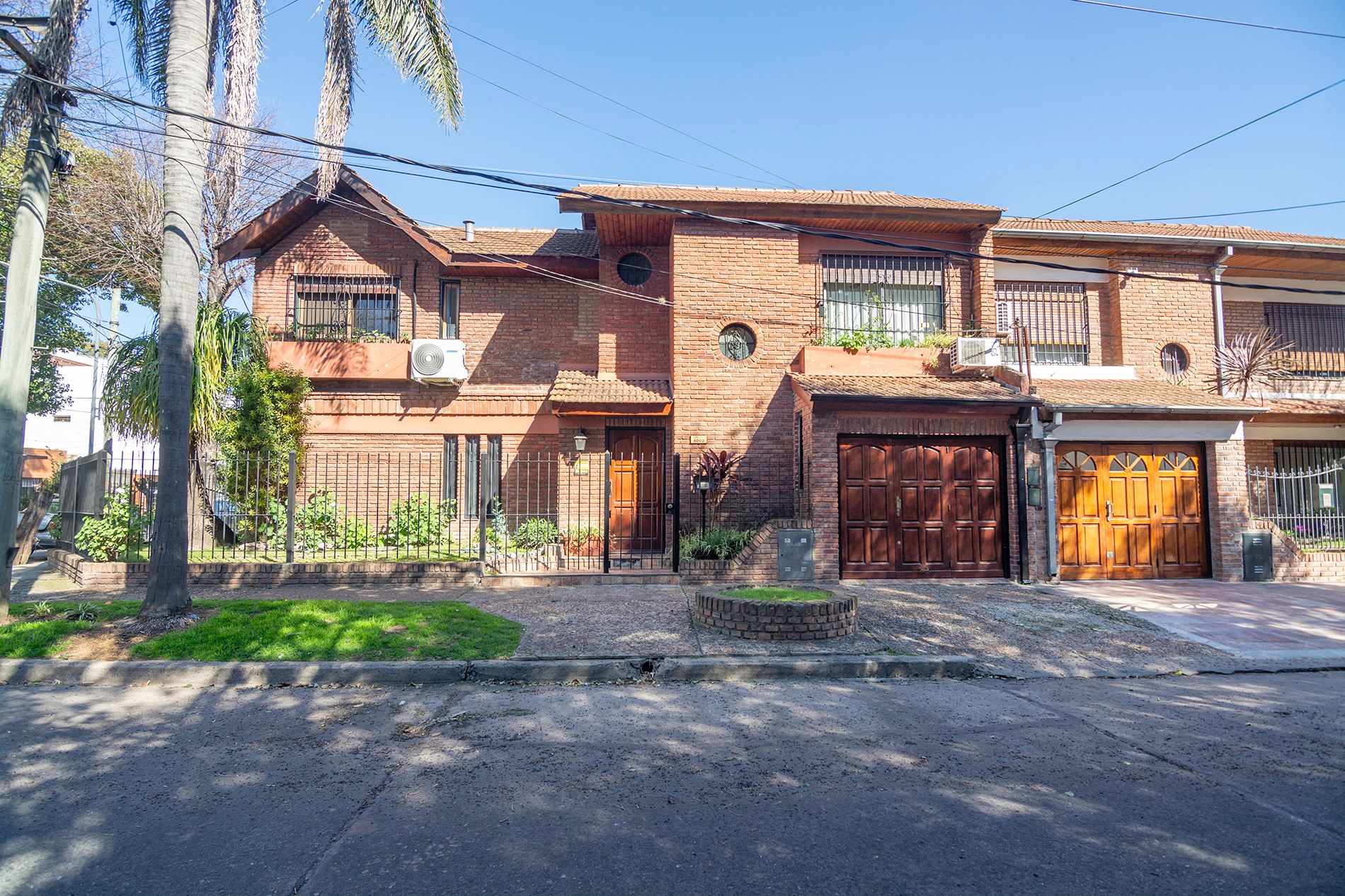 VENTA CASA 2 PLANTA JARDIN PILETA - 6 AMB - OLIVOS — foto 1