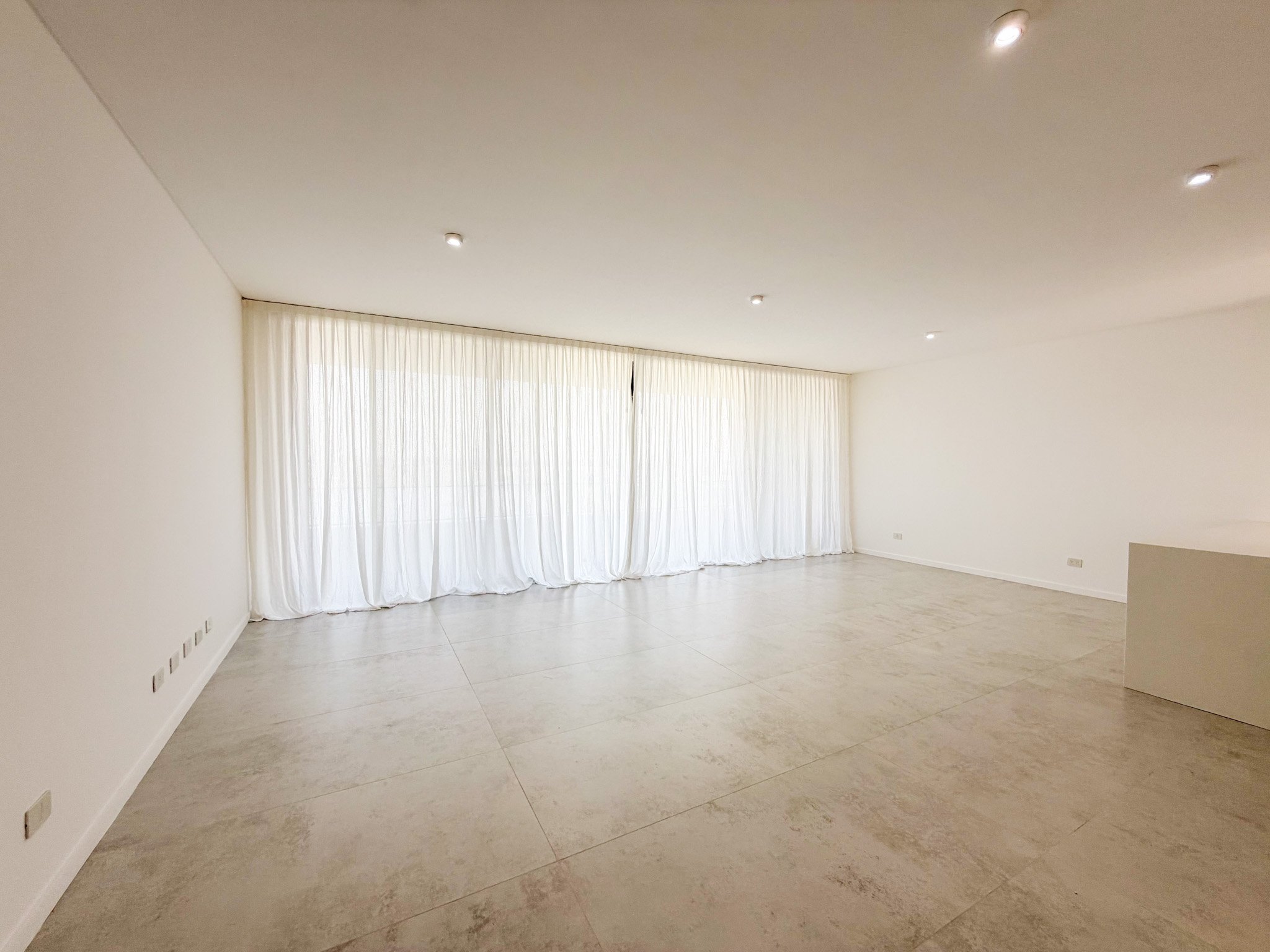 PENT-HOUSE OCEANA CON TERRAZA; PISCINA ,3 COCHERAS AMENITIES Y VISTA ESPEJO DE AGUA — foto 1