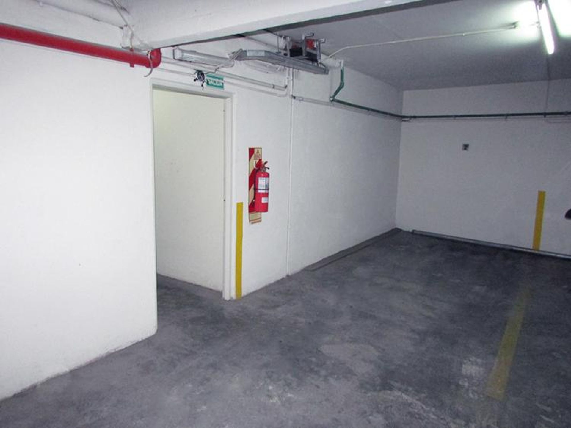 VENTA COCHERA FIJA EN ALMAGRO — foto 1