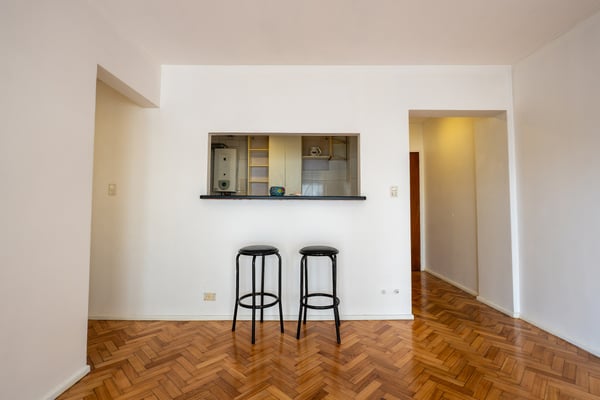 Alquiler departamento 3 ambientes Almagro con balcón — foto 4