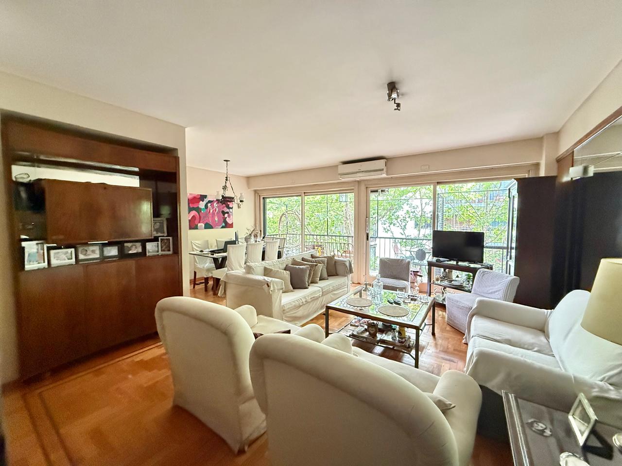 Depto  4 ambientes, 3 cuartos, 2 baños, más  habitación y baño  de servicio, pileta, cochera y baulera en Palermo Botanico — foto 1