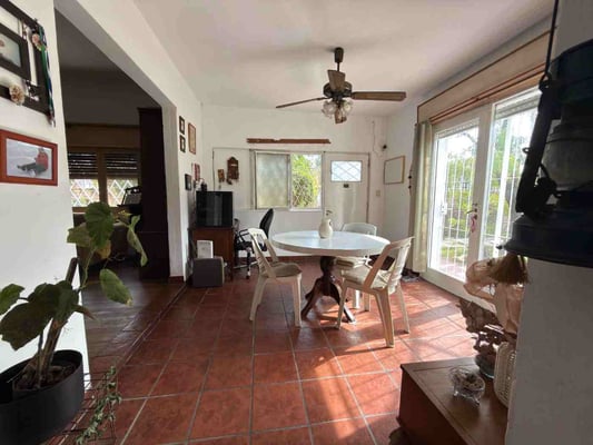 VENTA CASA 5 AMBIENTES ADOLFO SOURDEAUX — foto 2