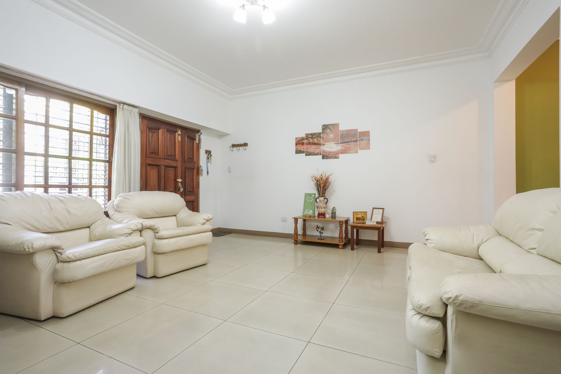 RAMOS MEJIA, CASA EN VENTA 6 AMB PARQUE PLAYROOM — foto 1