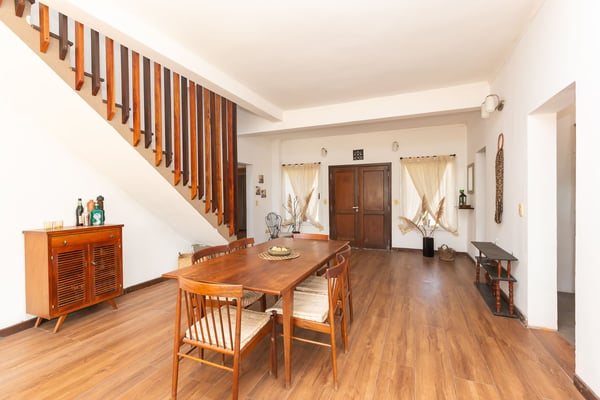 VENTA CASA 5 AMBIENTES EN BARRIO LA ARBOLEDA — foto 2
