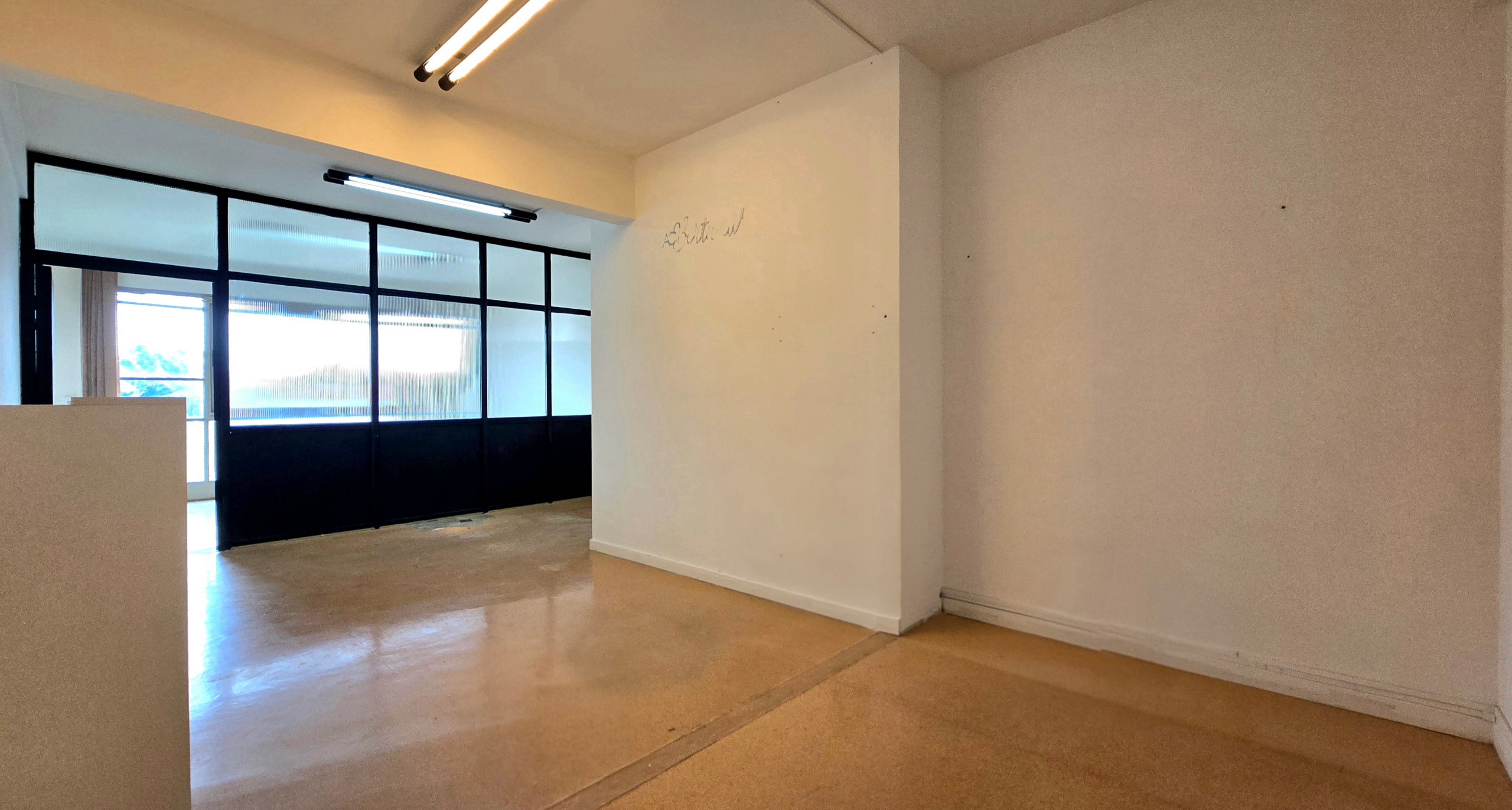 VENTA OFICINA OLIVOS LUMINOSO — foto 1