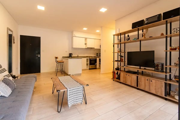 Departamento 2 Ambientes en Altos de la Cañada, Pilar - Galería con toldo y vista a la pileta. — foto 3