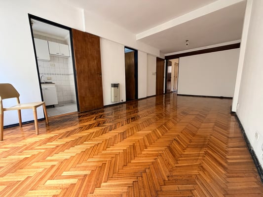 Departamento 2 ambientes sobre  Av. Rivadavia - Almagro — foto 2