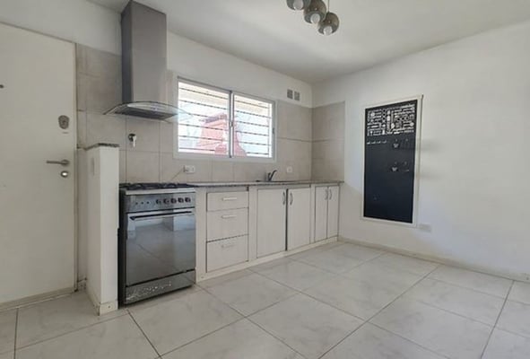 VENTA ITUZAINGO DUPLEX 4 AMB COCHERA APTO CREDITO — foto 4