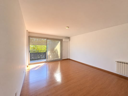 VENTA DEPARTAMENTO 3 AMBIENTES  AL FRENTE  BALCON Y COCHERA EN EL BAJO DE OLIVOS — foto 4