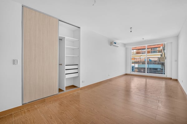 Monoambiente a estrenar en 7º piso al frente, con balcón y placares — foto 5