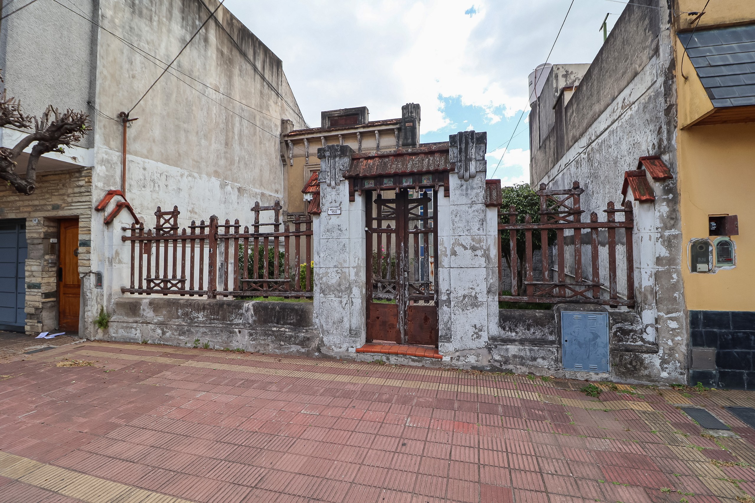 Oportunidad Ciudadela Norte Casa a Refaccionar/ Desarrollo inmobiliario — foto 1