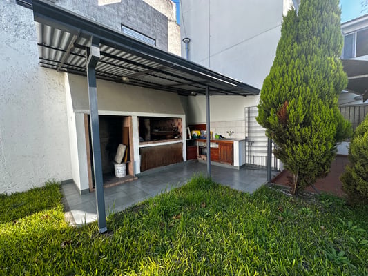 VENTA CASA 5 AMB. CON COCHERA LANÚS OESTE — foto 2