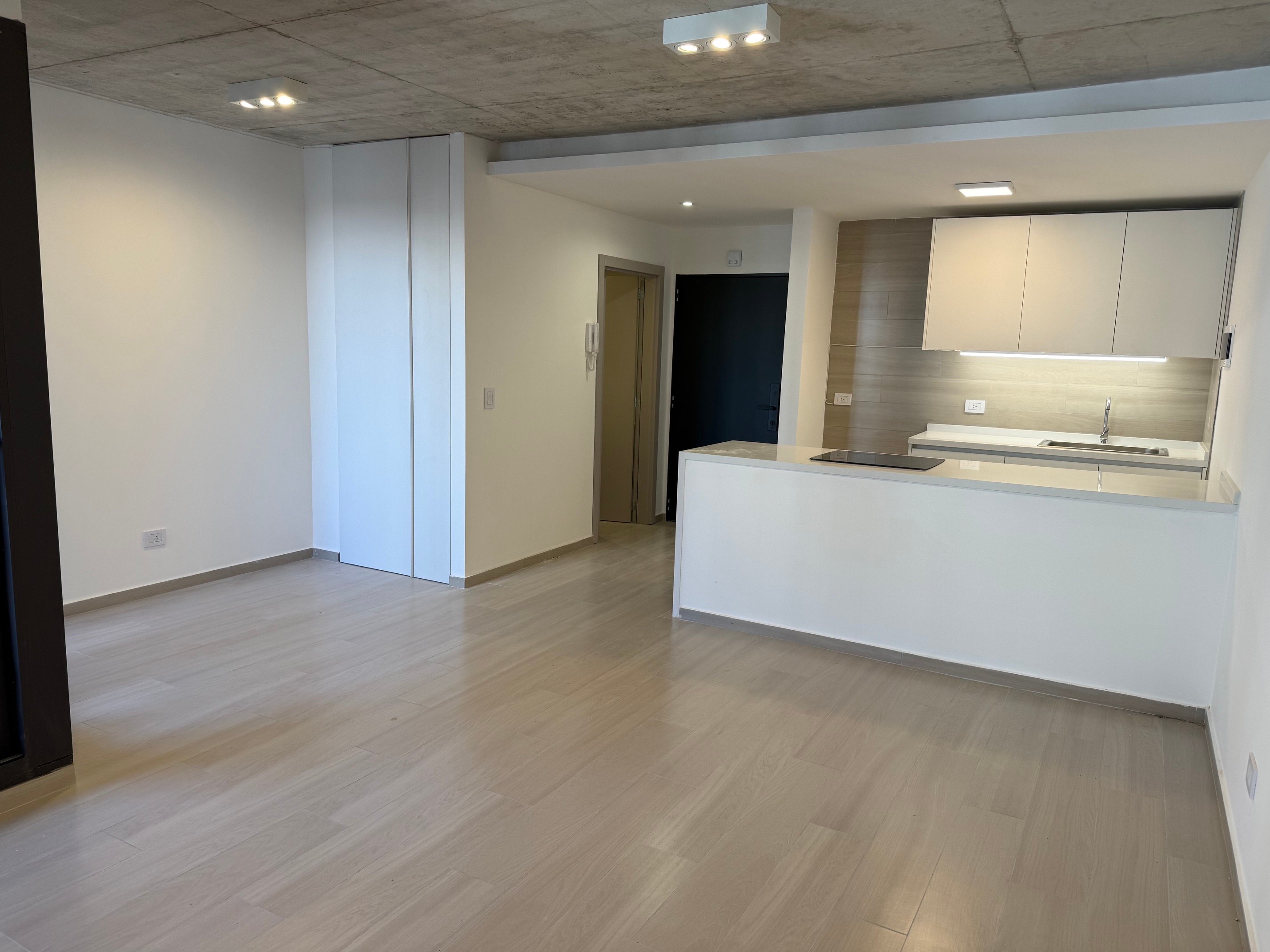 Departamento 2 ambientes a estrenar con balcón y amenities — foto 1
