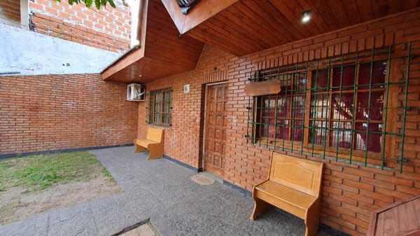 |Venta| Casa 3 ambientes |sobre Lote Propio 167 m2| Patio -Cochera y Jardín |en Villa Ballester| — foto 3
