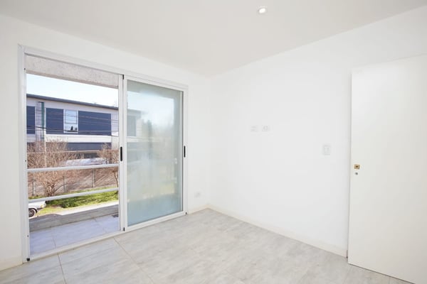 Venta Duplex 3 ambientes De Vicenzo con cochera — foto 3