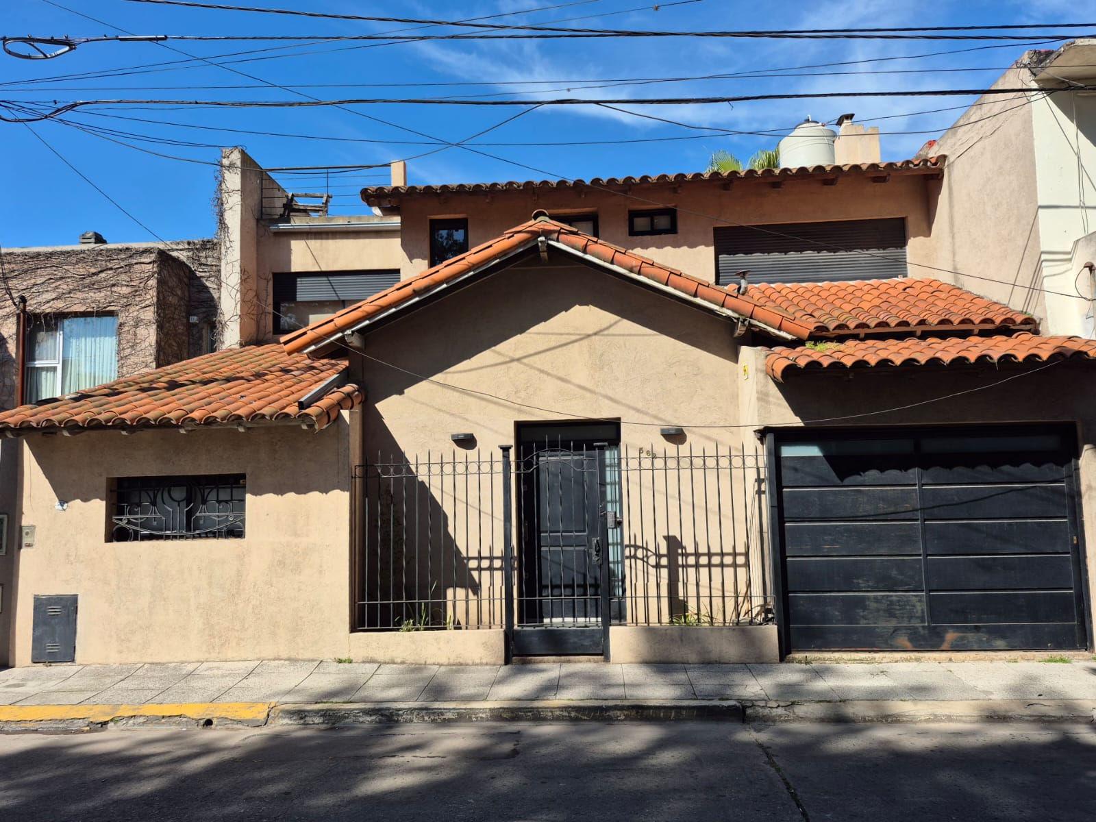 Venta Casa Villa Sarmiento 7 ambientes Patio/Terraza/Cochera  (zona Colegio Ward) — foto 1