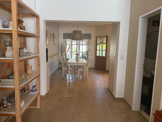 Exclusivo Triplex 4 ambientes con  Jardín y cochera | EXCELENTE ESTADO — foto 4