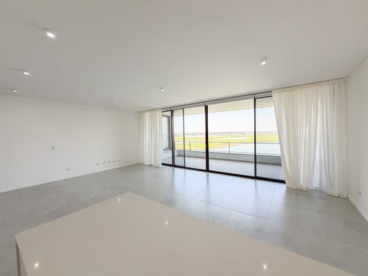 PENT-HOUSE OCEANA CON TERRAZA; PISCINA ,3 COCHERAS AMENITIES Y VISTA ESPEJO DE AGUA — foto 3
