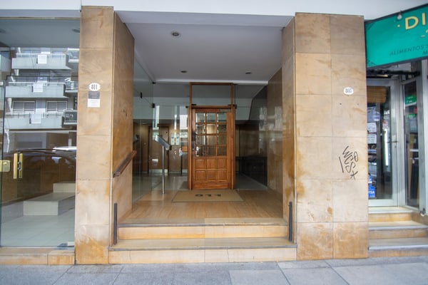VENTA -DPTO 3 AMB+ DEPENDENCIA - COCHERA - CABALLITO- APTO CREDITO — foto 2