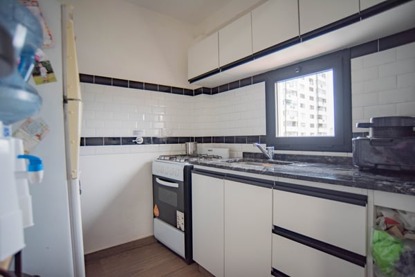 MONOAMBIENTE EN ALQUILER -COLEGIALES- CON BALCON Y VISTA ABIERTA — foto 5
