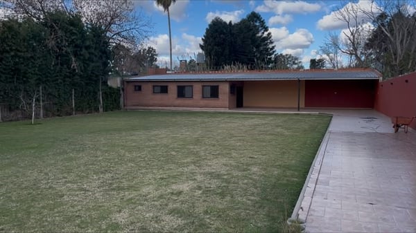 LOTE PARQUIZADO EN BENAVIDEZ. QUINCHO Y GALERÍA — foto 2