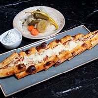 Kuşbaşılı Kaşarlı Pide