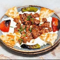 Alinazik Kebap (Çöp Şişten) (884 Kcal)
