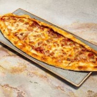 Kuşbaşılı Kaşarlı Pide