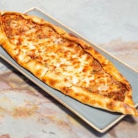 Kıymalı Kaşarlı Pide