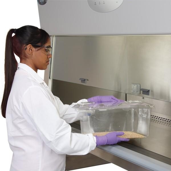NuAire LabGard ES 677 Class II Type A2 Animal Handling BSC/Cage Changing Station - Image 4